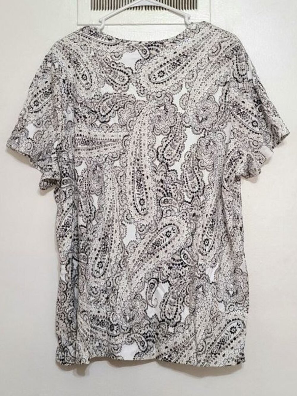 Paisley Classic Tee – 2X NWT - Picture 4 of 5